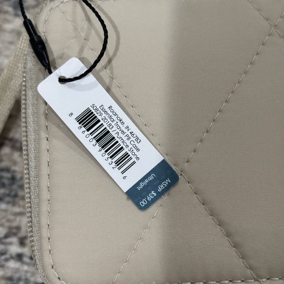 Vera Bradley Essential Travel Pill Case - Picture 8 of 8